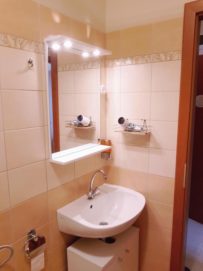 Hajdúszoboszló Lola Studio Apartman מראה חיצוני תמונה