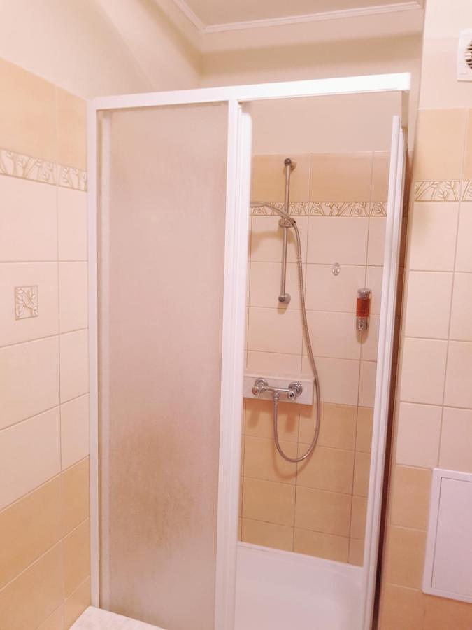 Hajdúszoboszló Lola Studio Apartman מראה חיצוני תמונה
